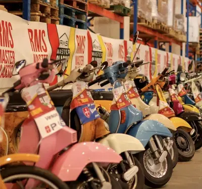 Da moto moderne a Vespa d&rsquo;epoca: RMS e i suoi 25.000 ricambi che contribuiscono a scrivere la storia