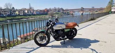 Moto Guzzi V7 Stone Centenario (2021 - 22) usata