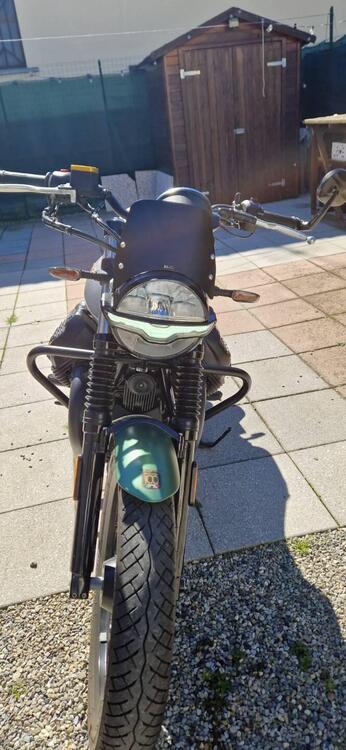 Moto Guzzi V7 Stone Centenario (2021 - 22) (4)