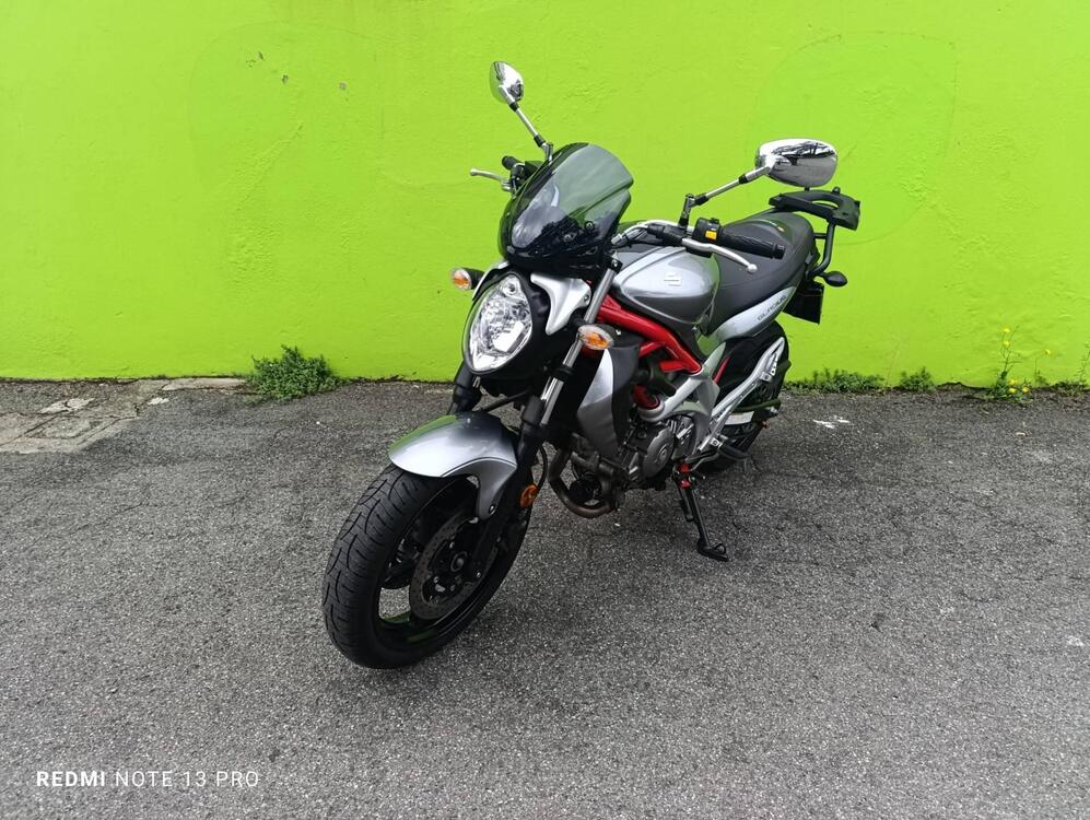 Suzuki Gladius 650 SFV (2009 - 15) (2)