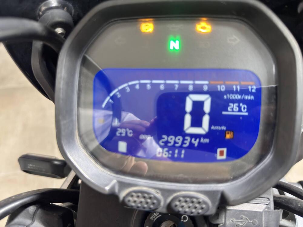 Voge Trofeo 300ACX Scrambler (2021 - 25) (5)