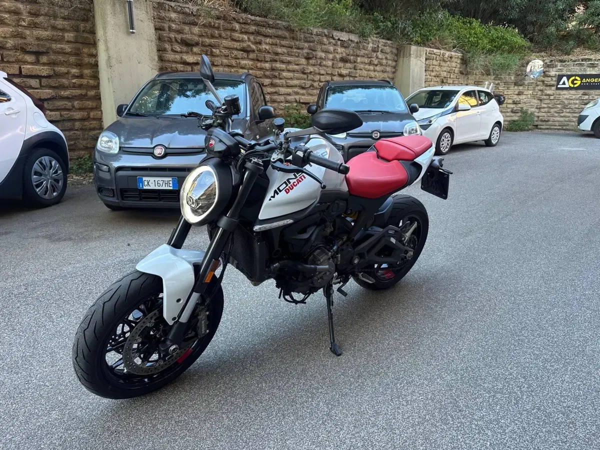 Ducati Monster 937 + (2021 - 25) (3)