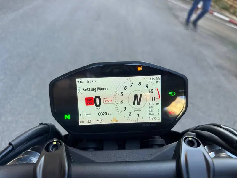 Ducati Monster 937 + (2021 - 25) (9)