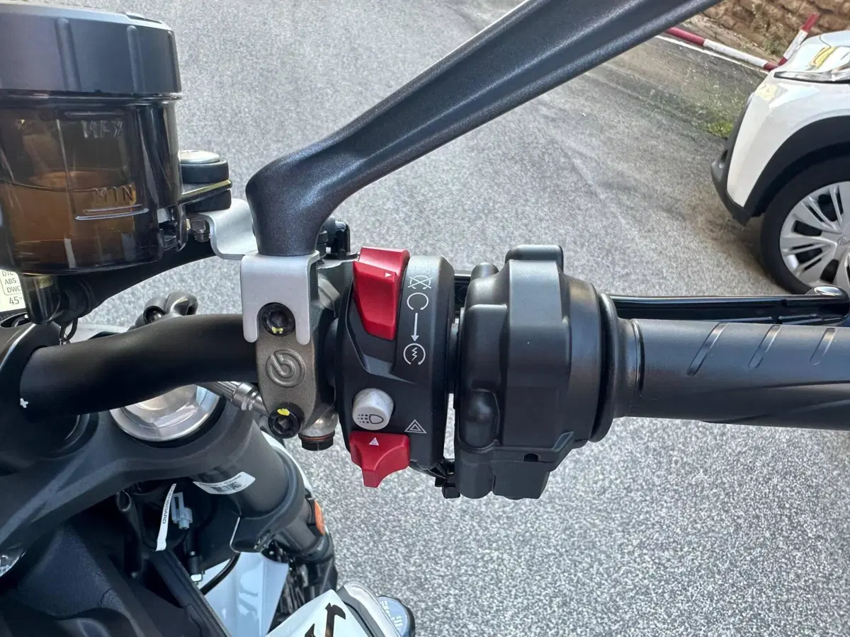 Ducati Monster 937 + (2021 - 25) (9)