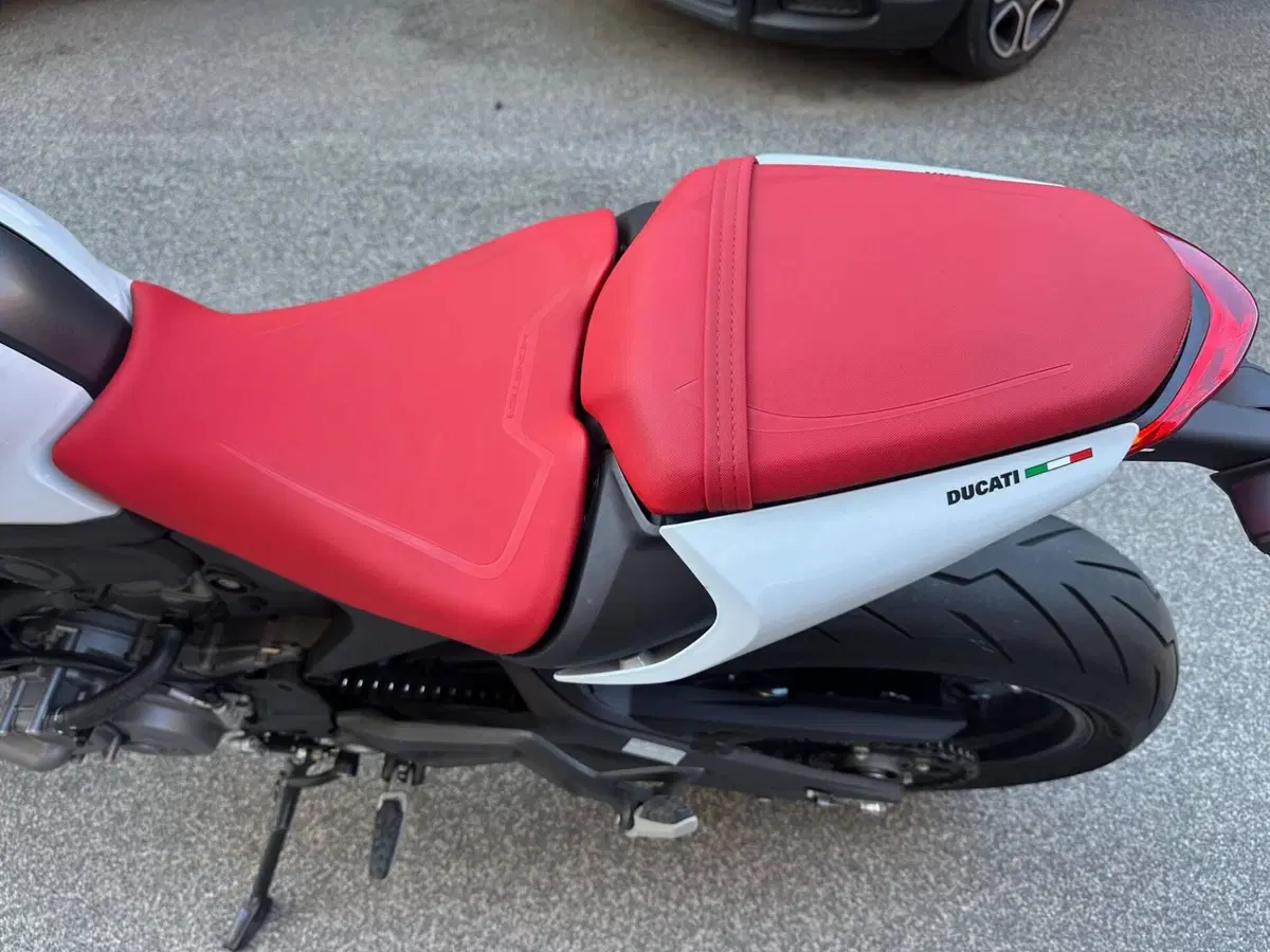 Ducati Monster 937 + (2021 - 25) (10)