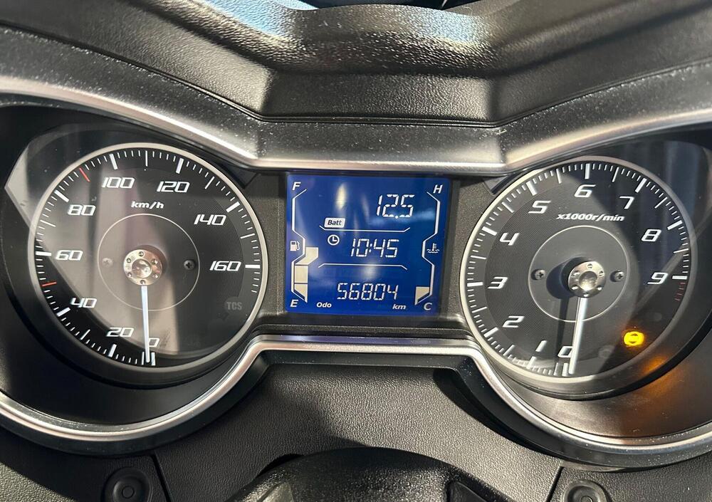 Yamaha X-Max 300 Iron Max (2019 - 20) (5)