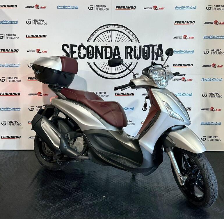 Piaggio Beverly 350 SportTouring ie ABS (2011 - 17) (4)