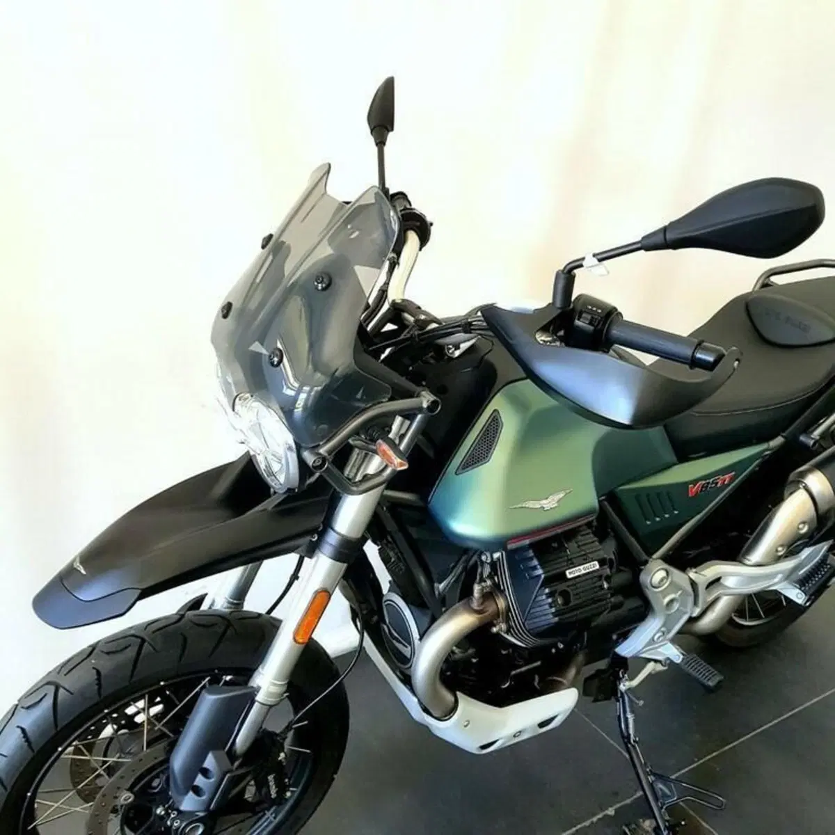 Moto Guzzi V85 TT (2021 - 23) (8)