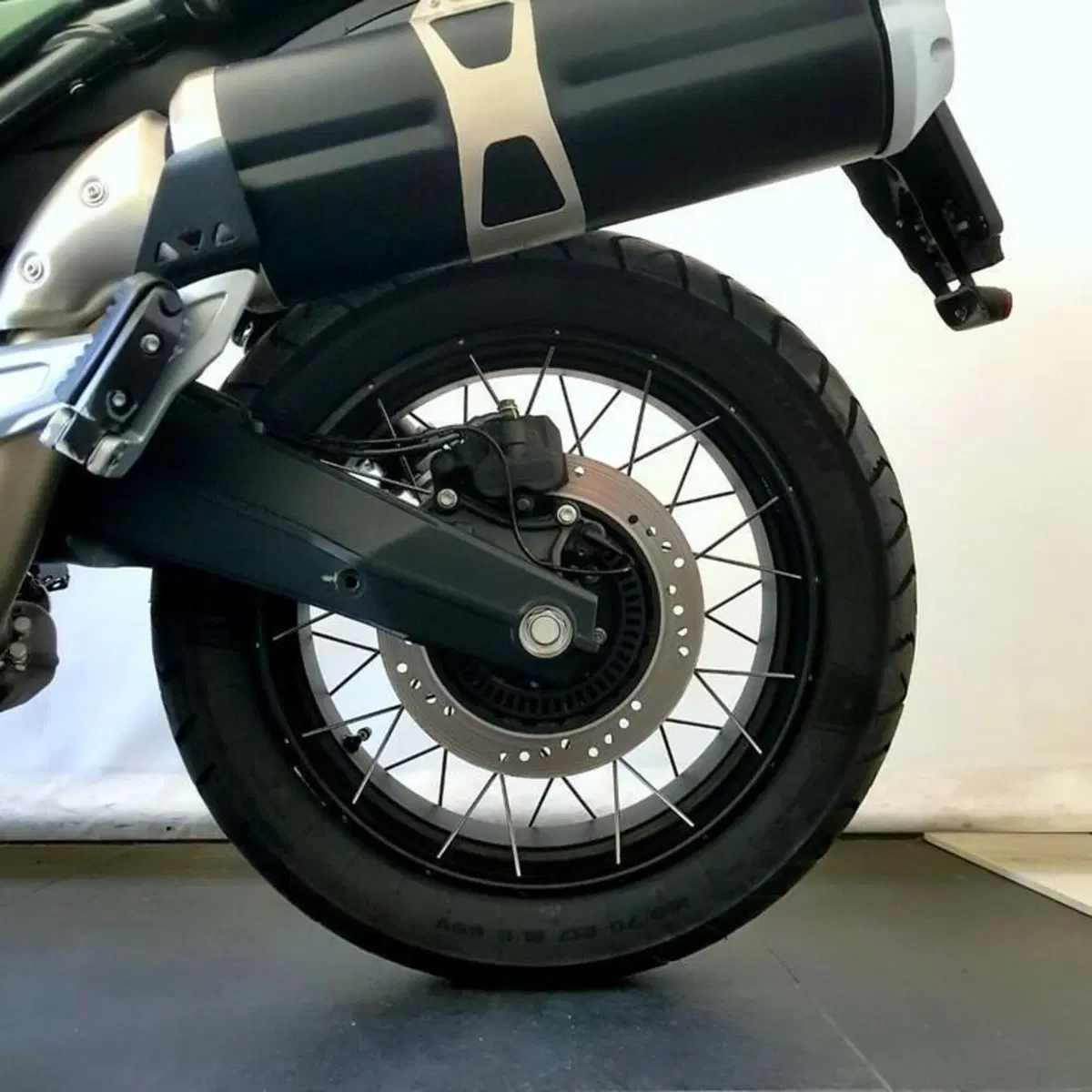 Moto Guzzi V85 TT (2021 - 23) (15)