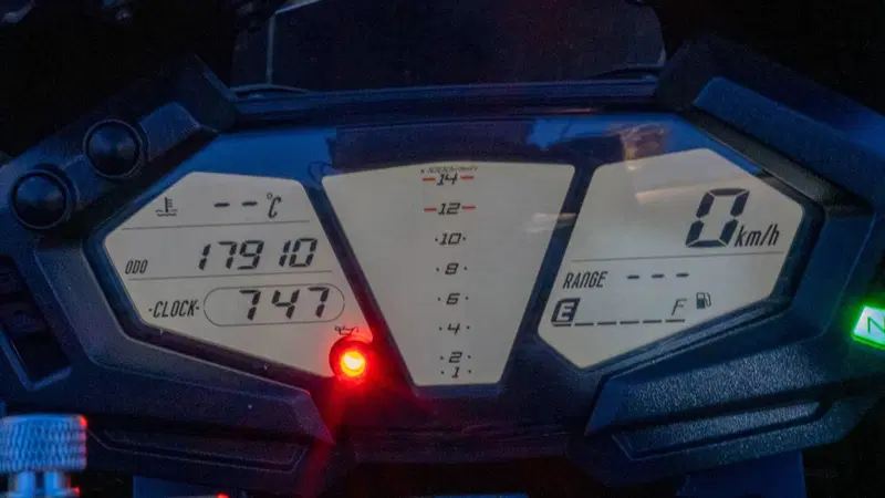 Kawasaki Z 800 Performance (2013 - 13) (18)