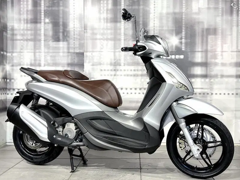 Piaggio Beverly 350 SportTouring ie (2011 - 15)