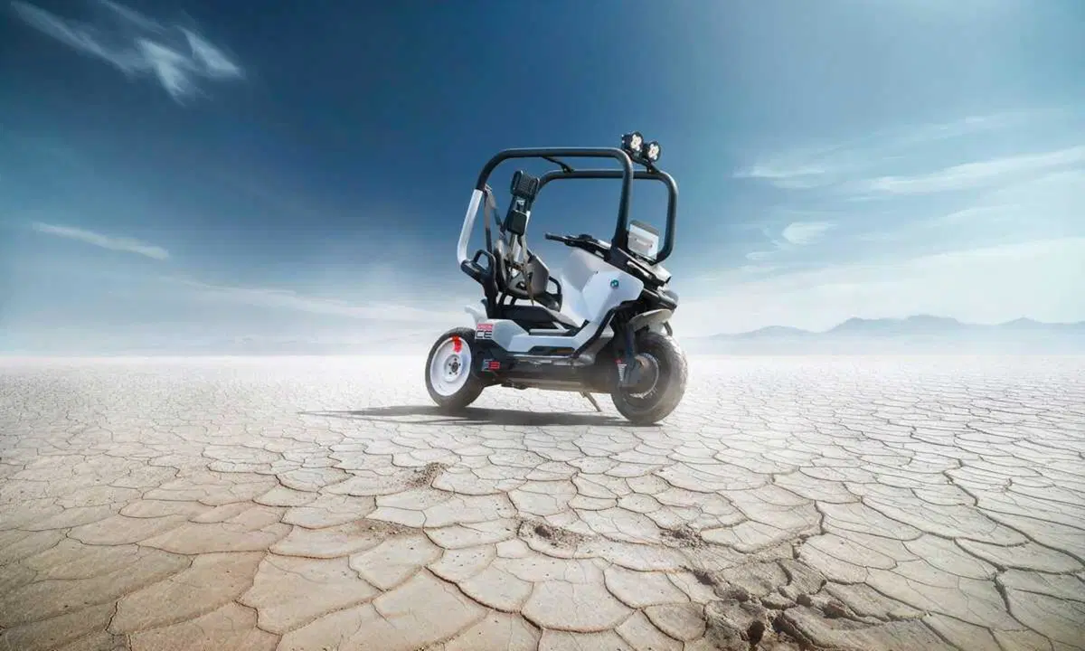 BMW Motorrad Vision CE: uno sguardo al futuro della mobilità urbana su due ruote (8)