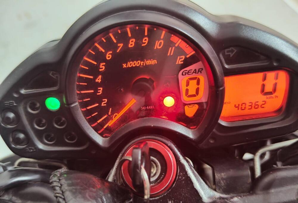 Suzuki Gladius 650 SFV (2009 - 15) (5)