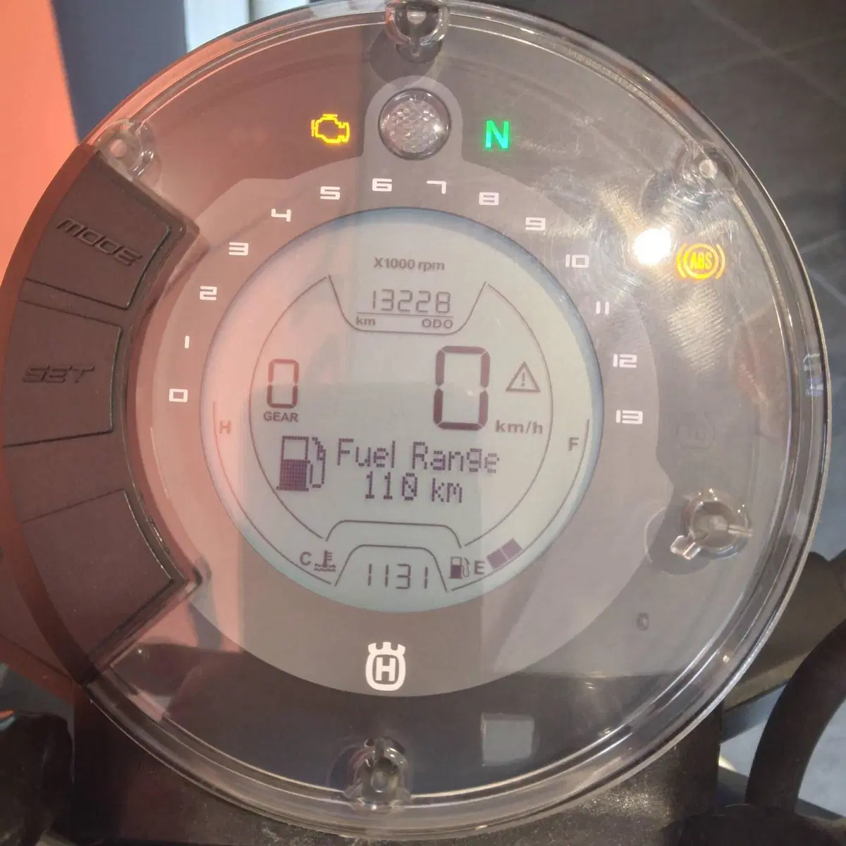 Husqvarna Svartpilen 401 (2021 - 23) (4)