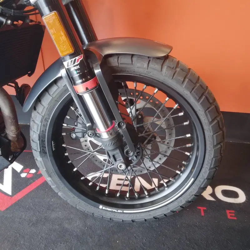 Husqvarna Svartpilen 401 (2021 - 23) (7)