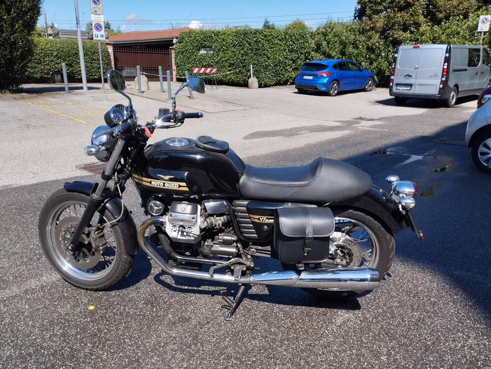 Moto Guzzi V7 Classic (2008 - 12) (2)
