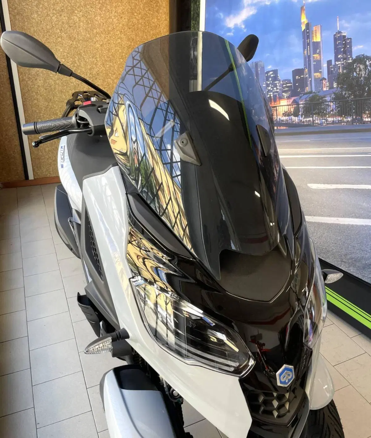 Piaggio MP3 310 Sport (2025 - 26) (3)