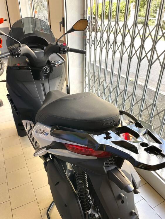 Piaggio MP3 310 Sport (2025) (3)