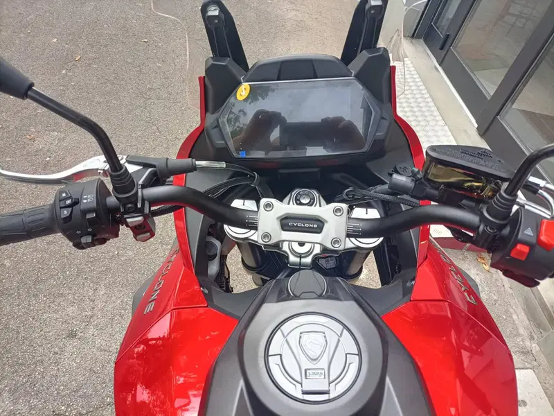 Cyclone RX650 (2025 - 26) (10)