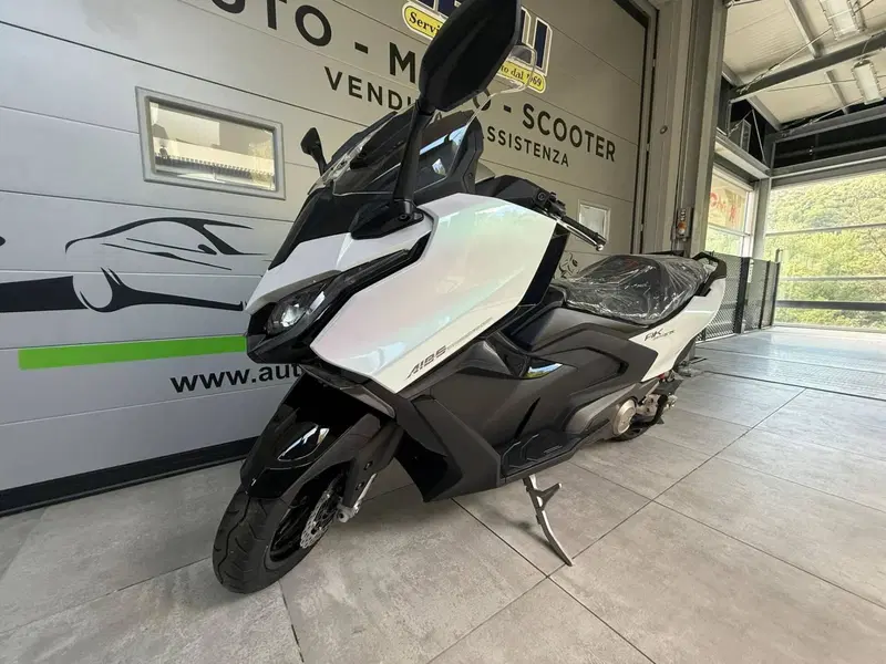 Kymco AK 575 Premium (2025 - 26) (4)