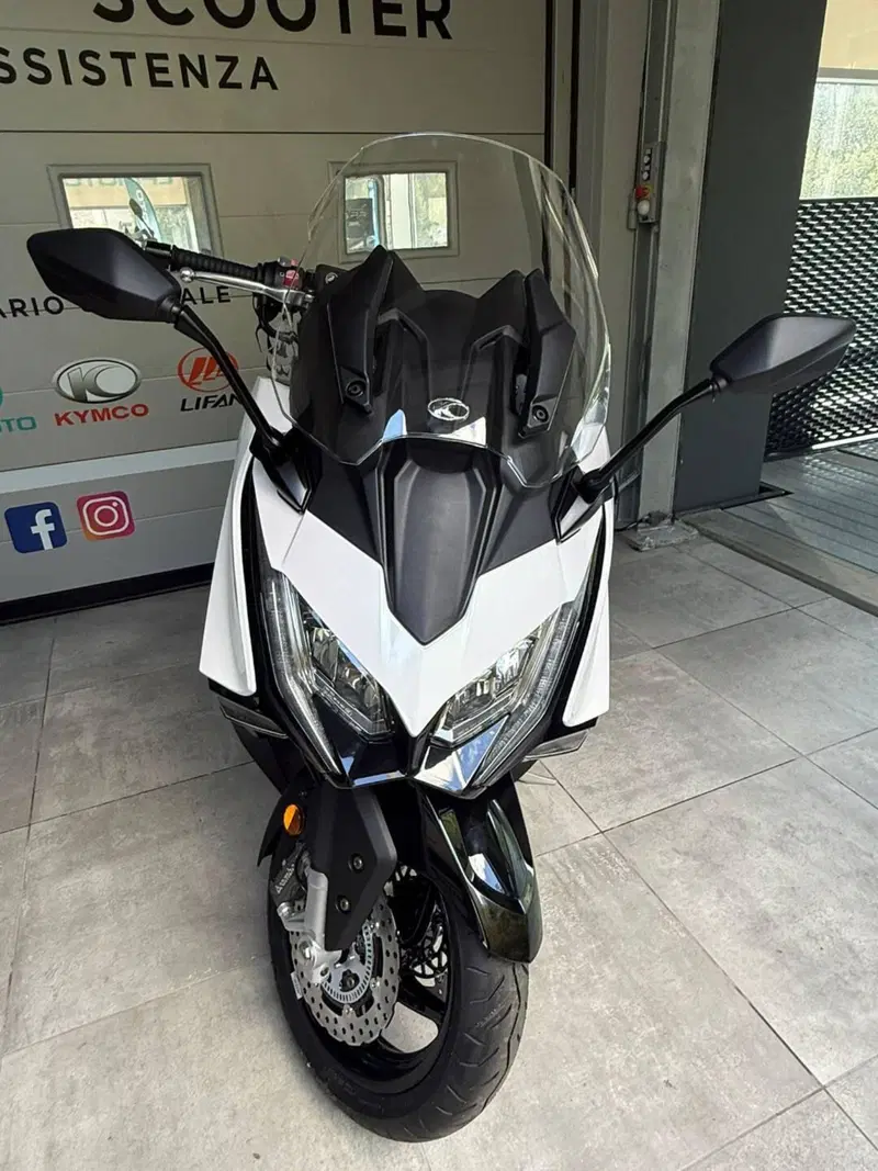 Kymco AK 575 Premium (2025 - 26) (5)