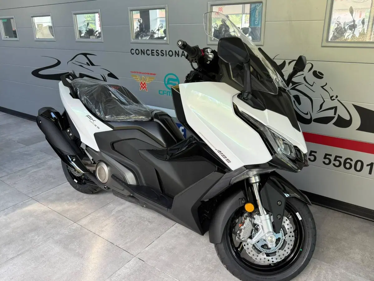 Kymco AK 575 Premium (2025 - 26) (6)