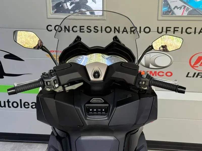 Kymco AK 575 Premium (2025 - 26) (8)