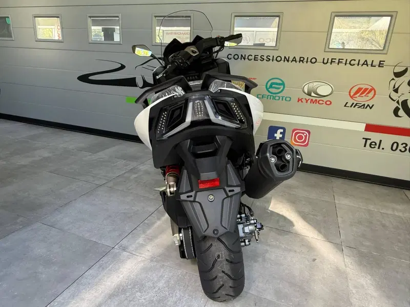 Kymco AK 575 Premium (2025 - 26) (9)