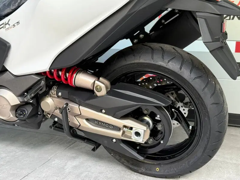 Kymco AK 575 Premium (2025 - 26) (13)