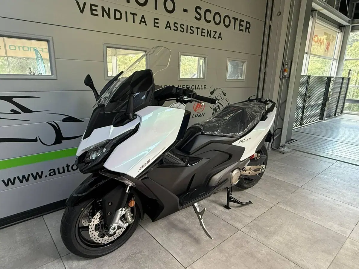Kymco AK 575 Premium (2025 - 26) (15)