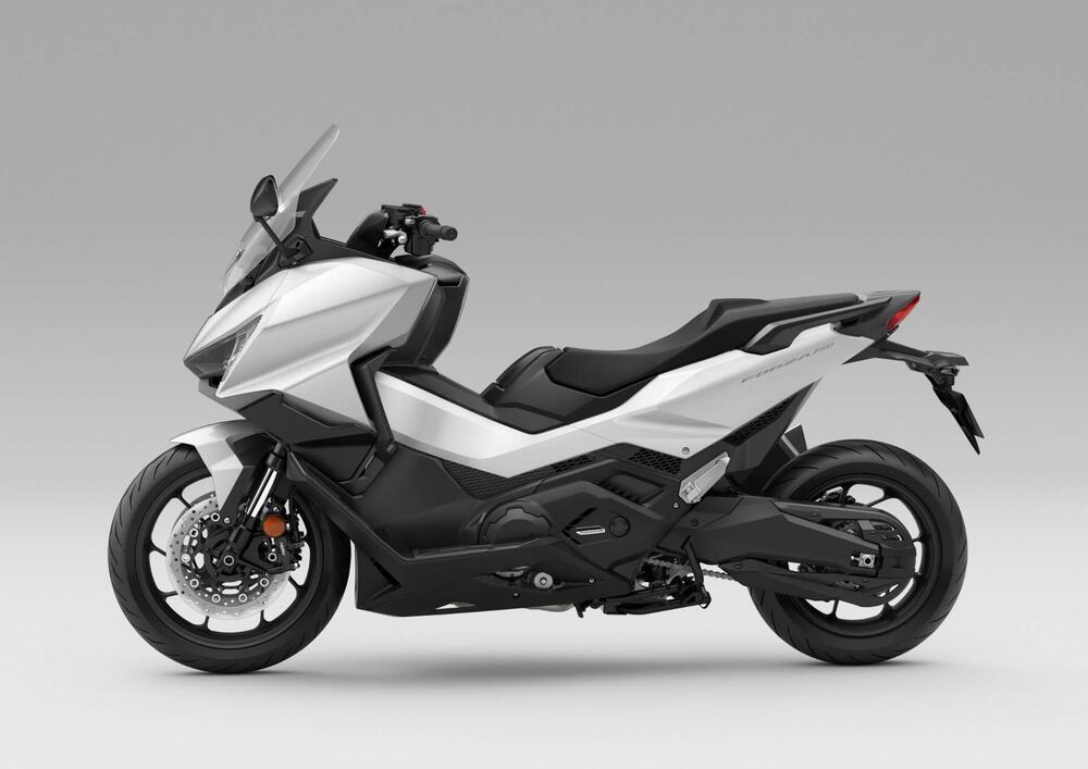 Honda Forza 750 (2025) (4)