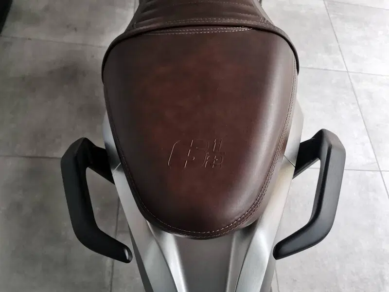 Moto Morini SEIEMMEZZO SCR (2022 - 26) (11)