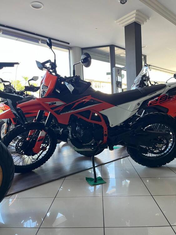 KTM 125 Enduro R (2025 - 26) (2)