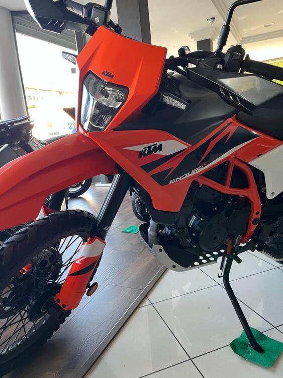KTM 125 Enduro R (2025 - 26) (3)