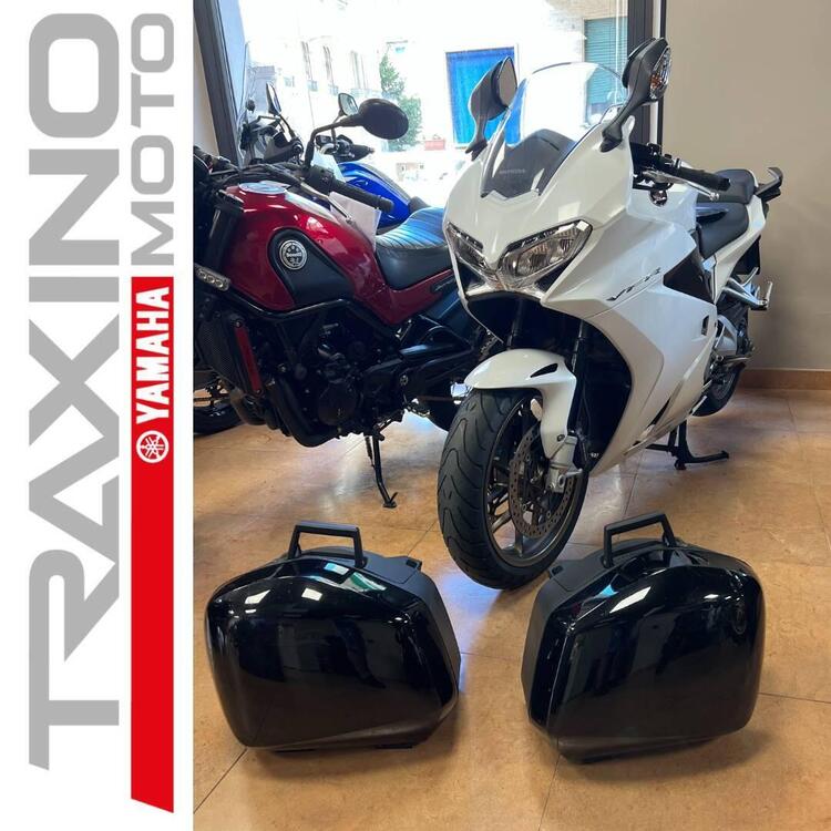 Honda VFR 800 F (2014 - 16) (2)