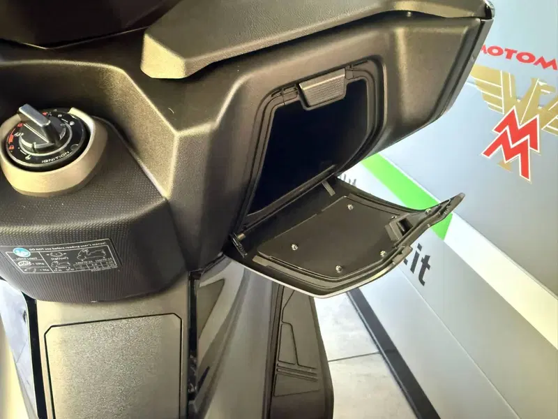 Kymco Xciting VS 400i (2023 - 26) (18)