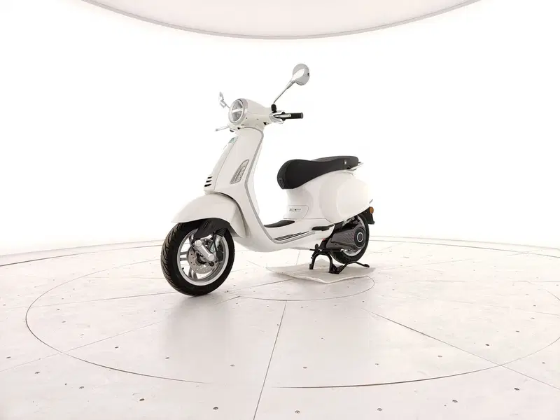 Vespa Primavera Elettrica 45 Red (2024 - 26)