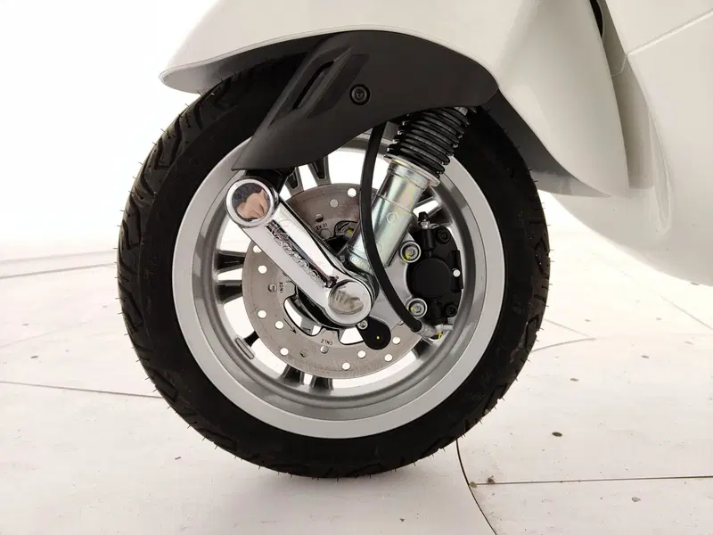 Vespa Primavera Elettrica 45 Red (2024 - 26) (7)