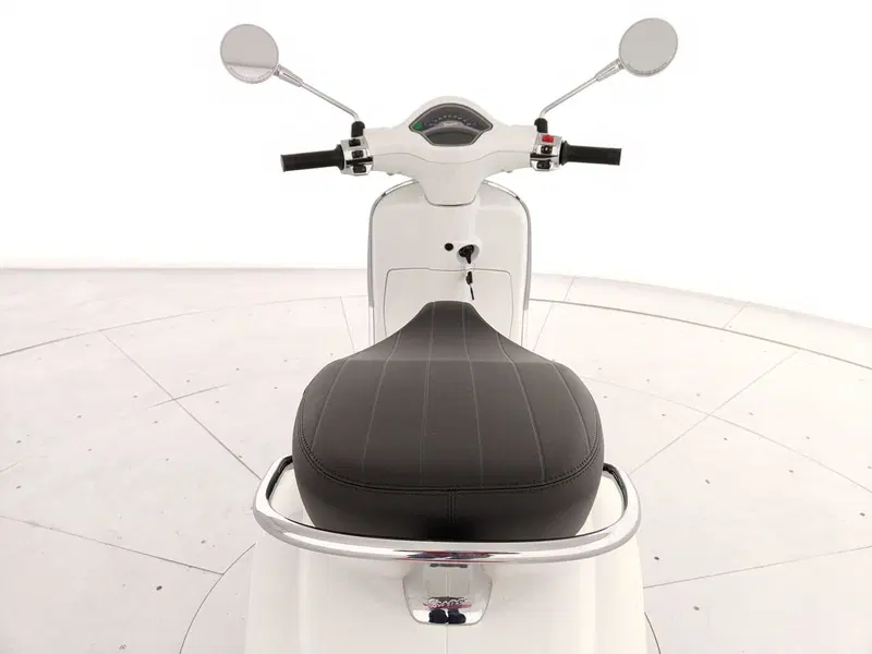 Vespa Primavera Elettrica 45 Red (2024 - 26) (10)