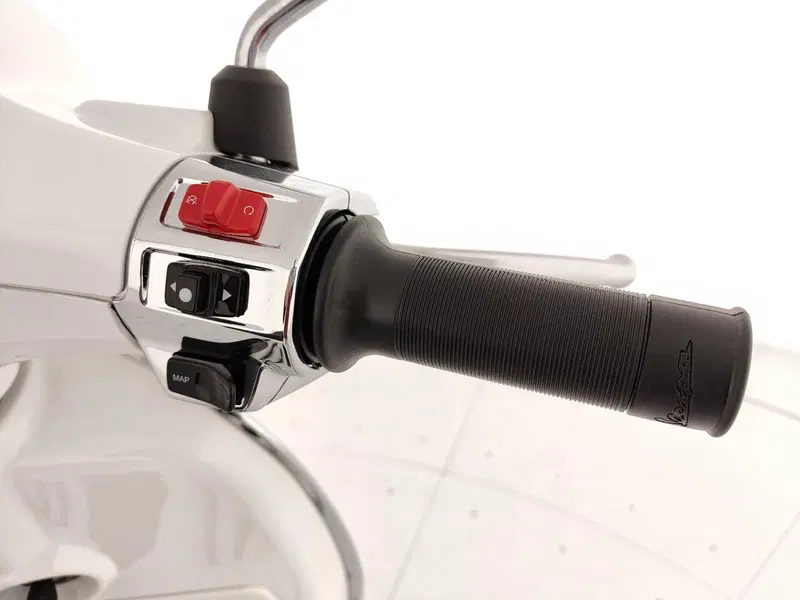 Vespa Primavera Elettrica 45 Red (2024 - 26) (14)