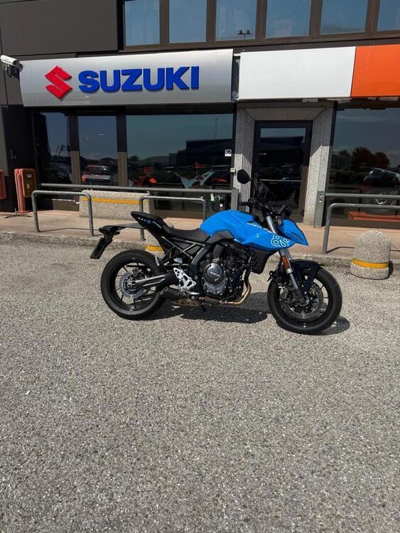 Suzuki GSX-8S (2025)