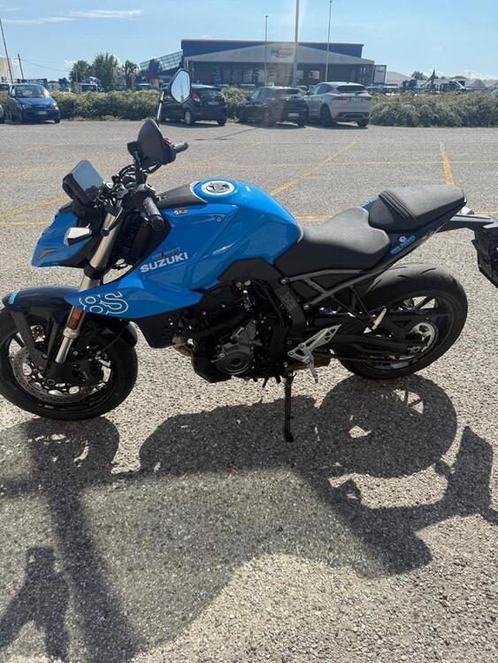 Suzuki GSX-8S (2025) (4)
