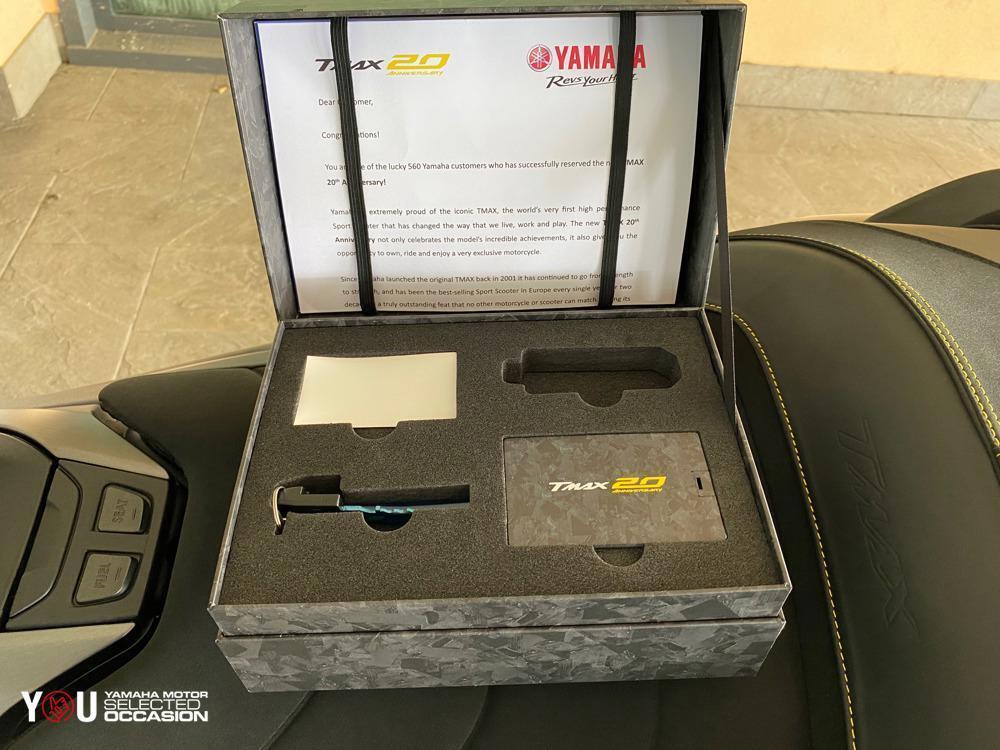 Yamaha T-Max 560 20° anniversario (2021) (5)