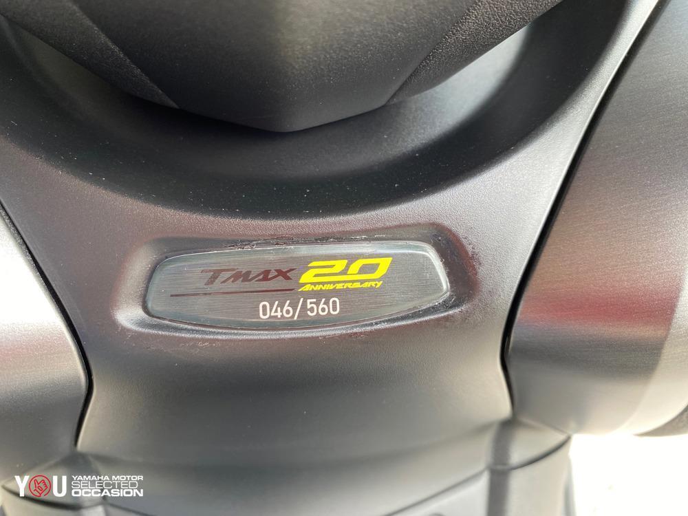 Yamaha T-Max 560 20° anniversario (2021) (2)