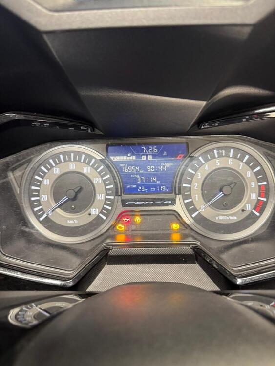 Honda Forza 300 Limited Edition ABS (2020) (5)