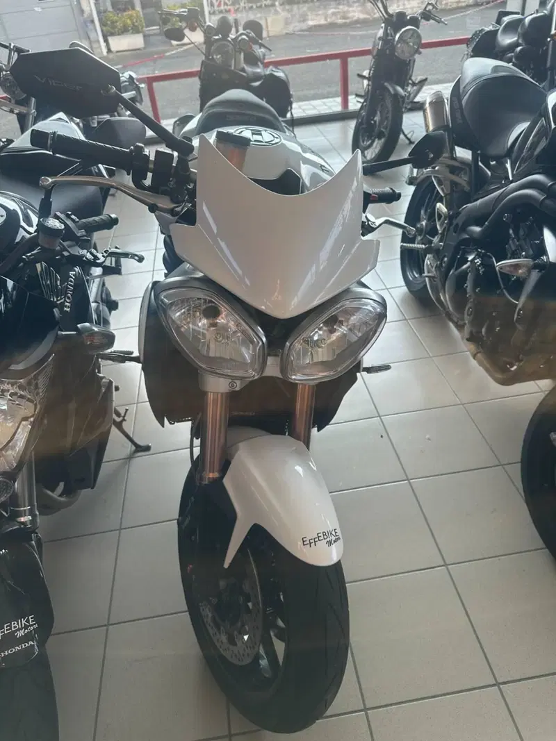 Triumph Speed Triple 1050 (2011 - 13)