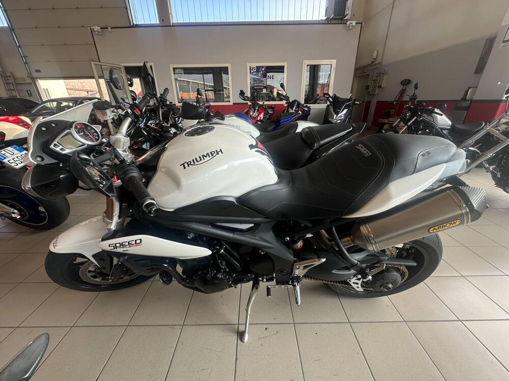 Triumph Speed Triple 1050 (2011 - 13) (2)