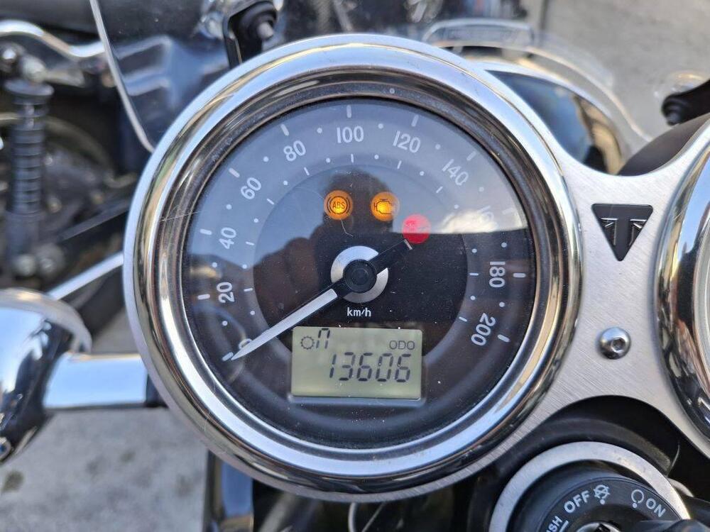 Triumph Bonneville T120 (2016 - 20) (3)