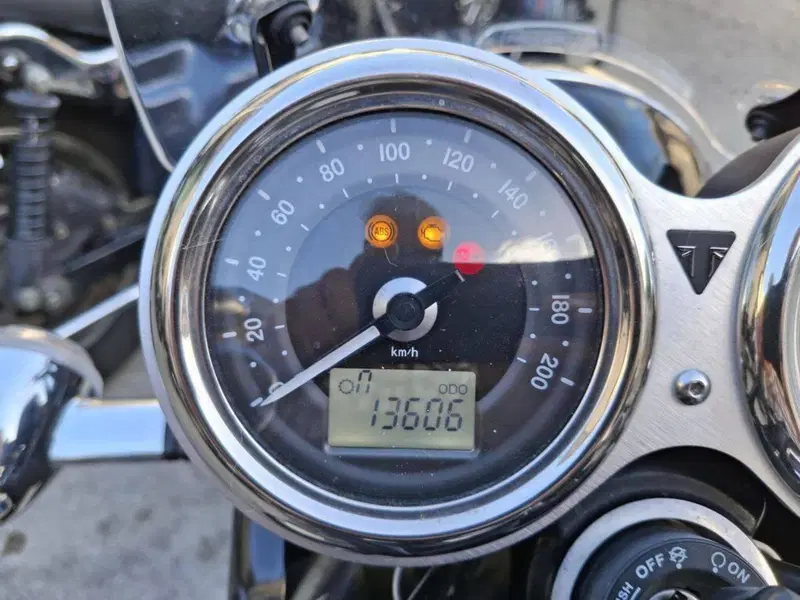 Triumph Bonneville T120 (2016 - 20) (3)
