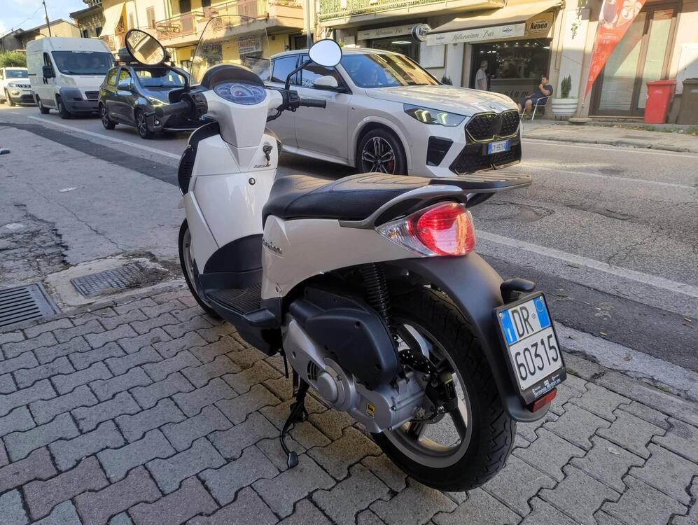 Aprilia Scarabeo 125 i.e. (2009 - 11) (5)